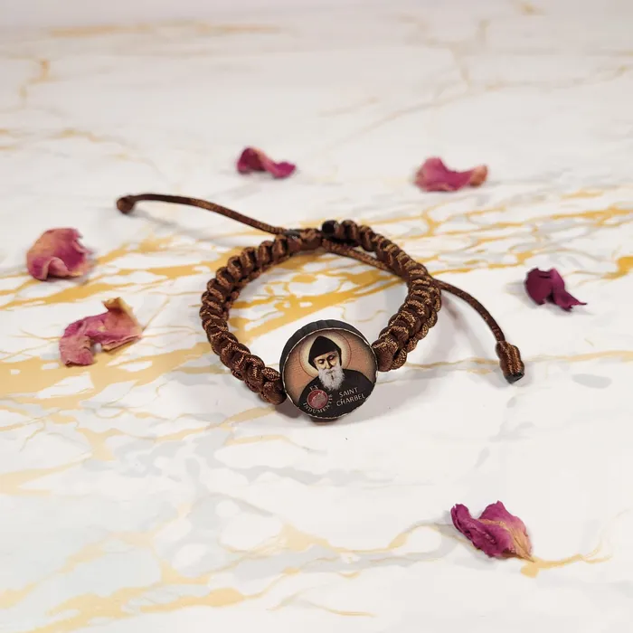 Bracelets Saint Charbel Wooden Treasure Box include relic bracelet Our Lady of Gifts