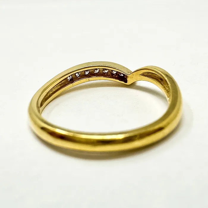 Trillos Rings Trillos 18K Gold Ring with 8 Full Cut Diamonds