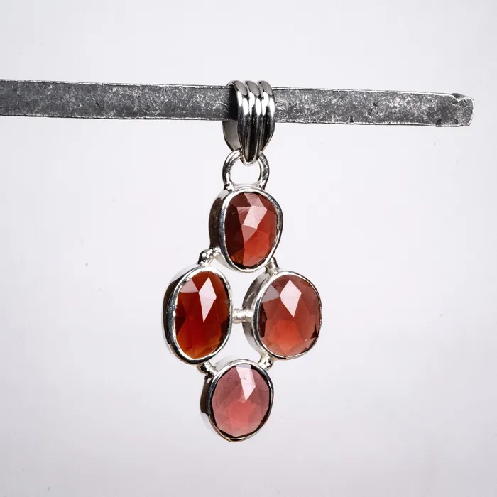InnerVision Crystals Necklaces Garnet Pendant 497 g 41x19mm 925 Silver